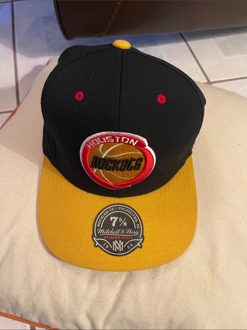 Mitchell & Ness Houston Rockets Black, Gold & Red Vintage Logo Snapback